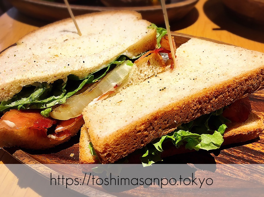 【池袋駅】早速食べ比べハワイのハンバーガー「KUA`AINA クア・アイナ」のBLTサンドイッチ