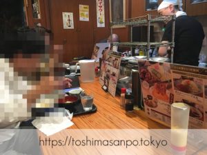 【池袋駅】気軽さが最高！サラリーマンに人気！大きな鉄板で作る安くて美味しい家庭の味「銀や」の店内2